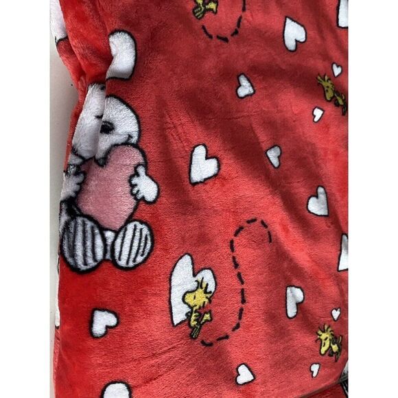 Peanuts Snoopy Heart Valentine's Day Throw Red Super Soft 60 X 70” Woodstock NEW - Picture 10 of 13